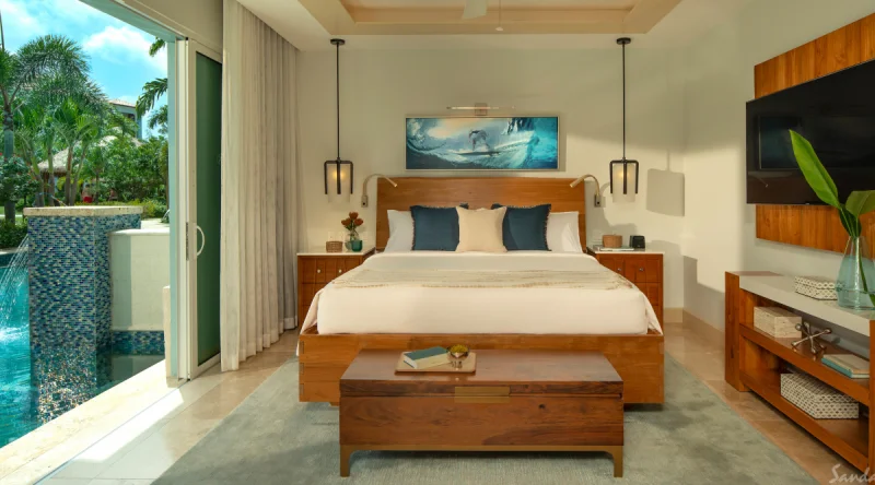 Millionaire Crystal Lagoon Swim-up Butler One Bedroom Suite with Patio Tranquility Soaking Tub at Sandals Royal Barbados