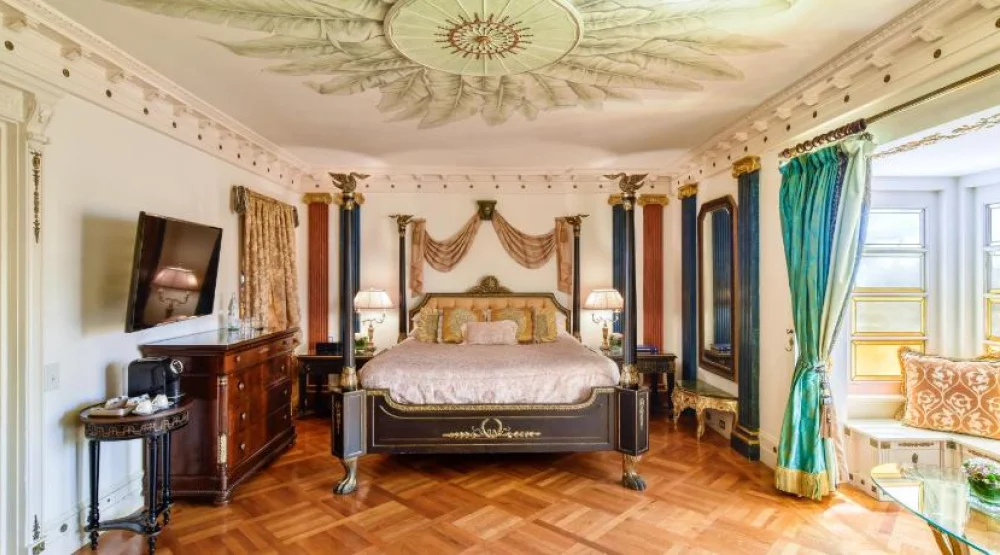 Premier Suite at Villa Casa Casuarina