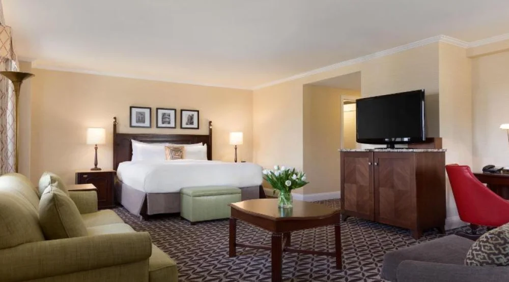 Deluxe King at Fairmont Le Manoir Richelieu