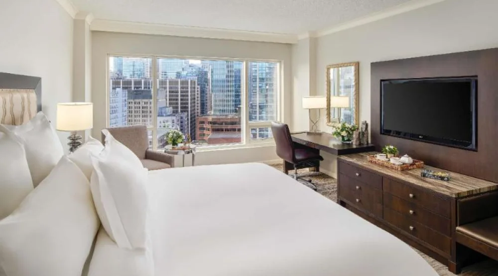 Deluxe City View King at Fairmont Waterfront Hotel