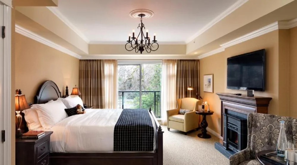 Guest Room, Residential View, Queen at Oak Bay Beach Hotel