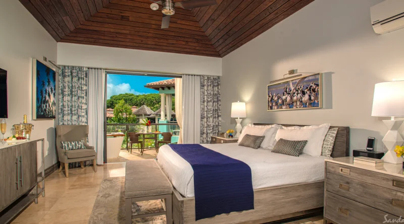 Lover's Lagoon Hideaway Junior Suite with Balcony Tranquility Soaking Tub at Sandals Grenada