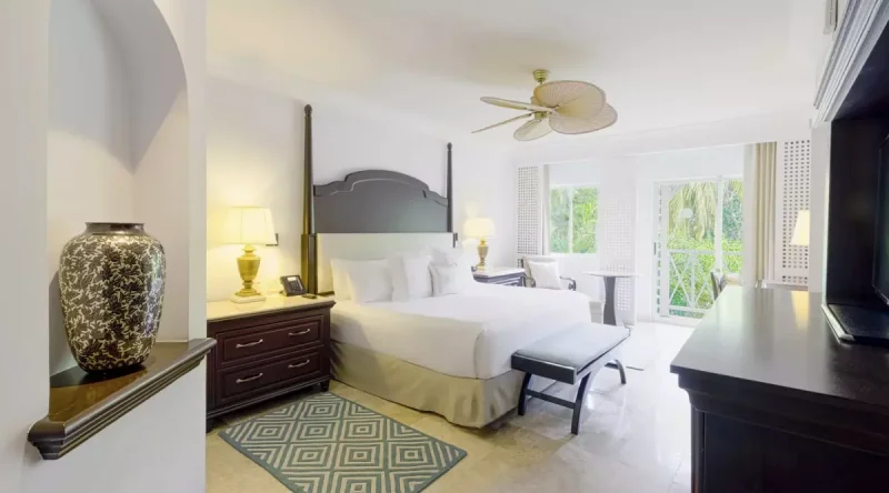 Luxury Royal View at Royal Hideaway Playacar Resort