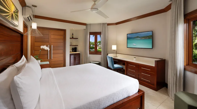 Longshore Oceanview Luxury Walkout Room at Sandals Negril