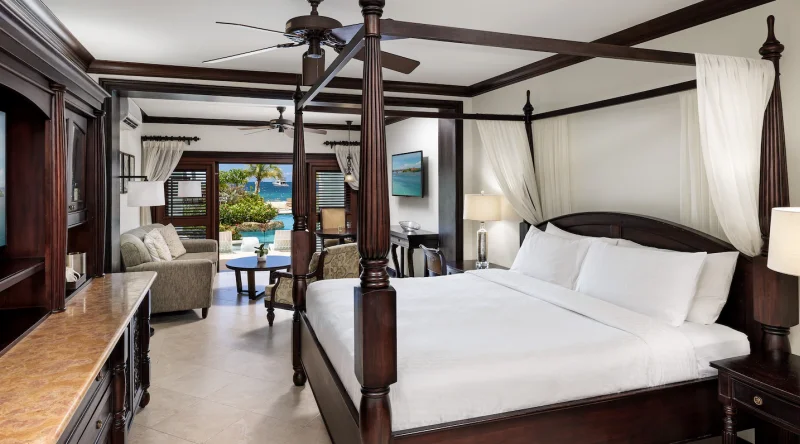 Sundowner Swim Up Beachfront One Bedroom Butler Suite at Sandals Negril