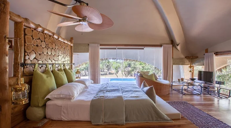 Luxury Cabin with Pool at Chena Huts by Uga Escapes